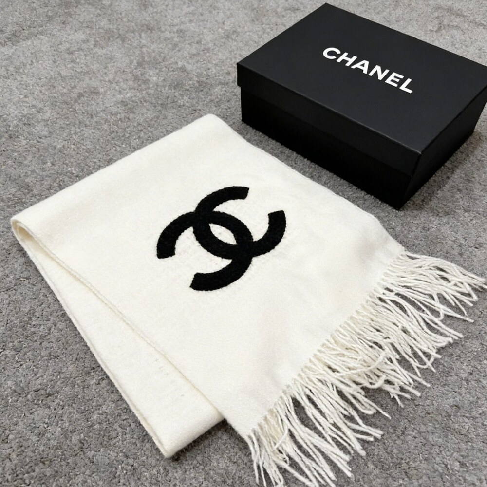 CHANEL Ivory Black CC Minimal Fringe Scarf - Picture 3 of 4